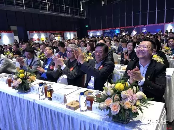 热烈祝贺我司董事长江浩南当选为深圳市餐饮商会第一届副会长(图2)